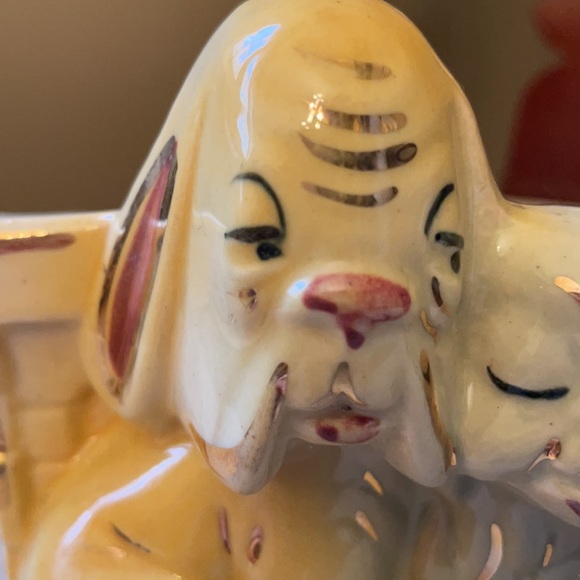 Vintage Shawnee Pottery USA dog puppy ceramic planter with gold trim EUC - Picture 5 of 10